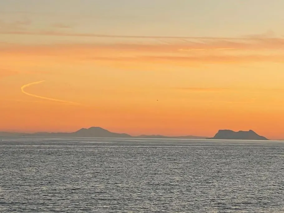 Spectacular Views At Beachfront Townhouse Rdr318 Estepona Hébergement de vacances